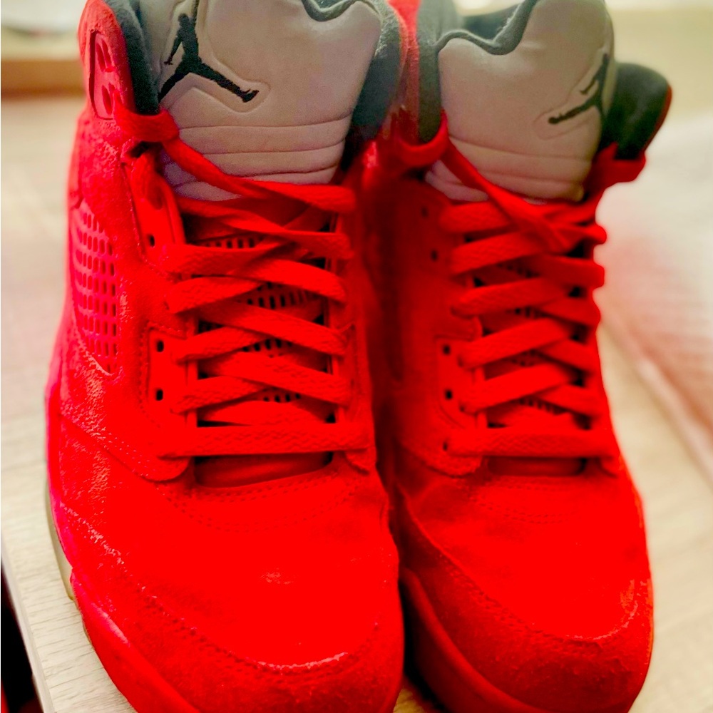 NIKE JORDAN RETRO 5 size 8 red